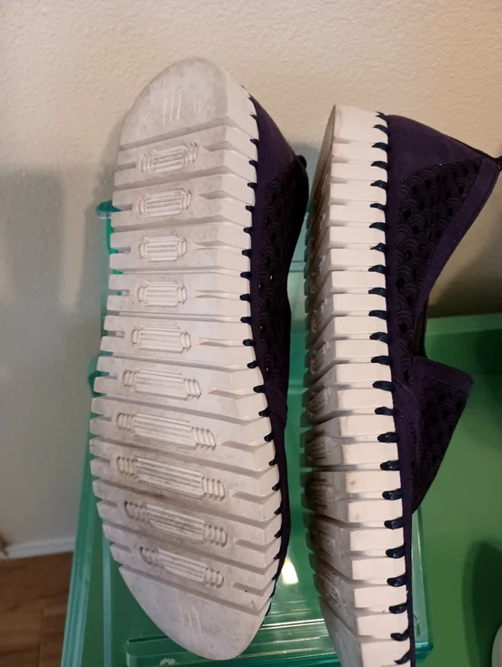 Shoes - Picture 2 of 3